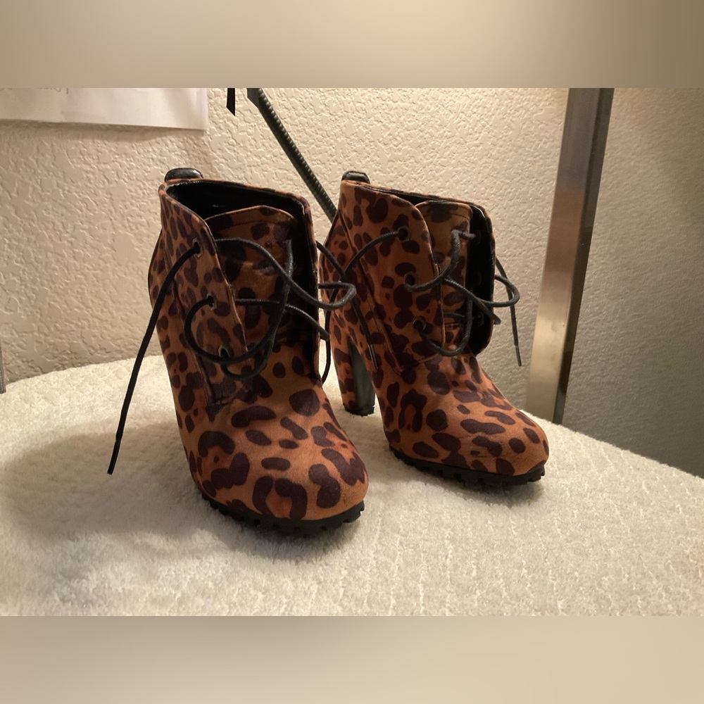 Leopard Print Lace-Up High Heel Booties - Brown